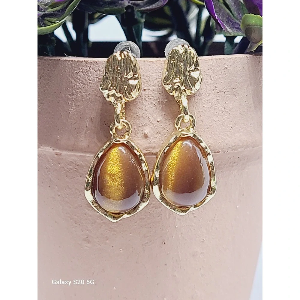 Gold Tone Amber Teardrop Drop Earrings Textured Hammered‎ Dangle Vintage Style